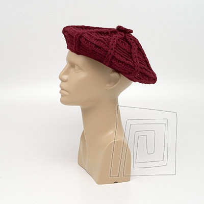 Elegantn baret pleten z prjemnej hrejivej vlny. Farba vnov.