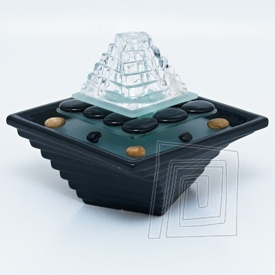 Ukudujca a harmonizujca zenov fontnka Chan s vodnou pumpou a LED podsvietenm.
