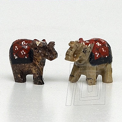 Krasny, rune maovan mini slon vyroben z mastenca. Pre rados a astie.