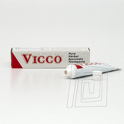 Indick pasta na zuby Vicco, ktor je vyroben poda receptry tradinej ayurvdskej medicny.